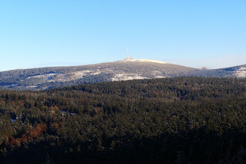 Blick von der Steilen Wand (bei Torfhaus) zum Brocken Anfang Dezember 2008 Blick von der Steilen Wand (bei Torfhaus) zum Brocken Anfang Dezember 2008